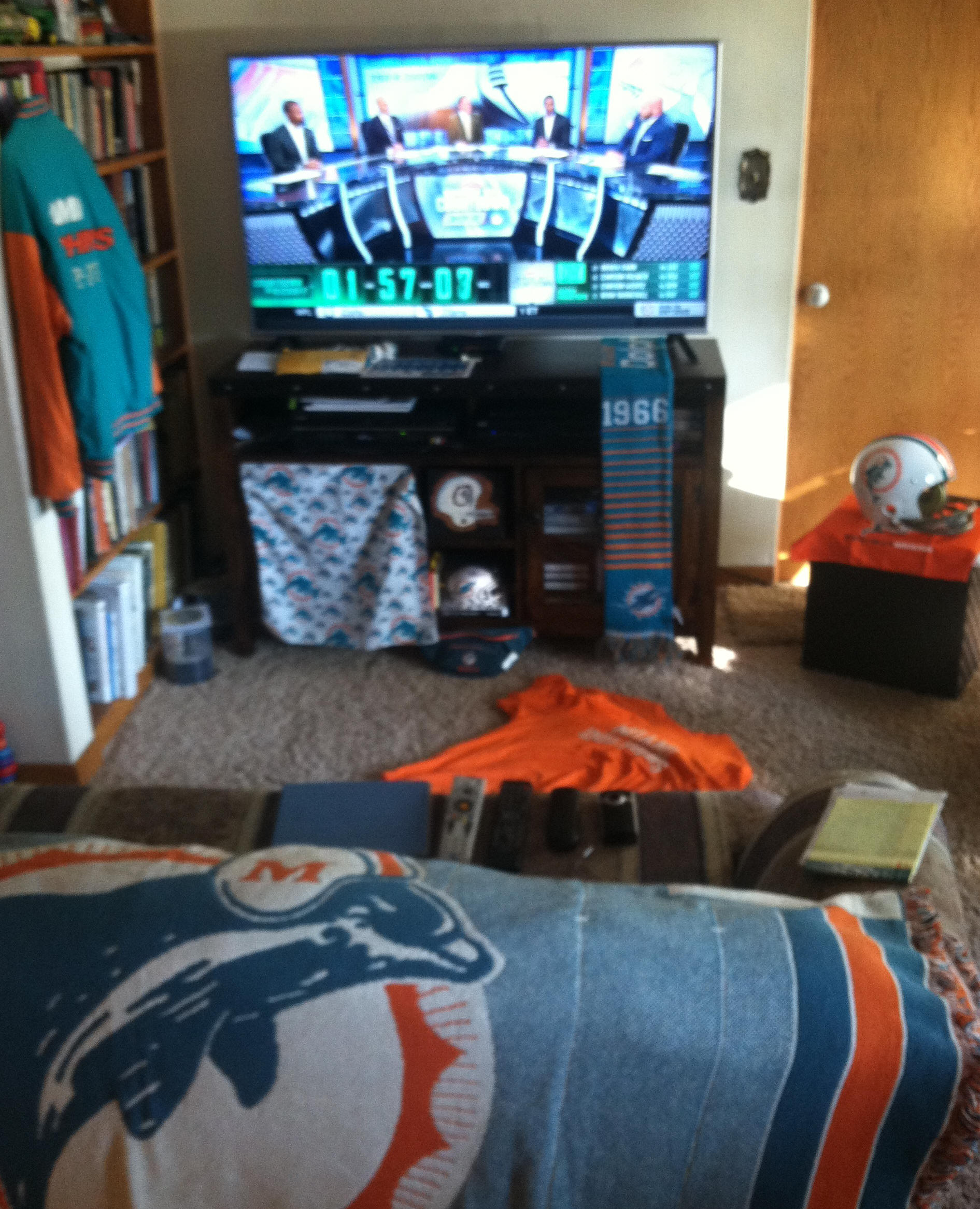 Had the living room set up for FINS 28, Buf 25 on 10-23-16